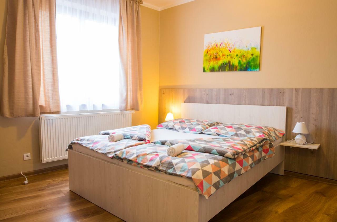 Penzion Stefarez New Otel Veľký Meder Dış mekan fotoğraf